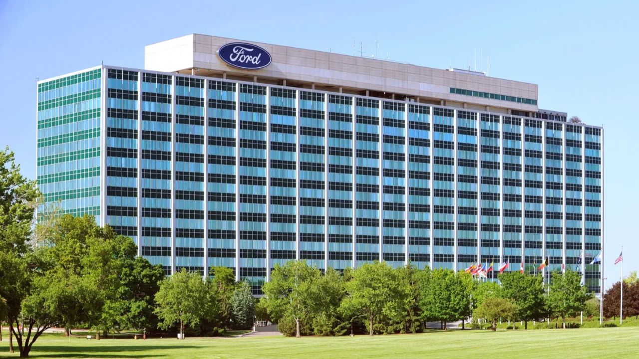 Addio alla Glass House di Ford, tra le sedi storiche dei brand auto