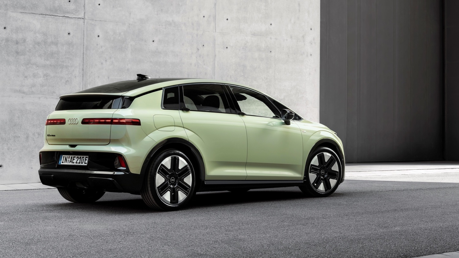 audi a2 e-tron 2027 autonomia e prezzi