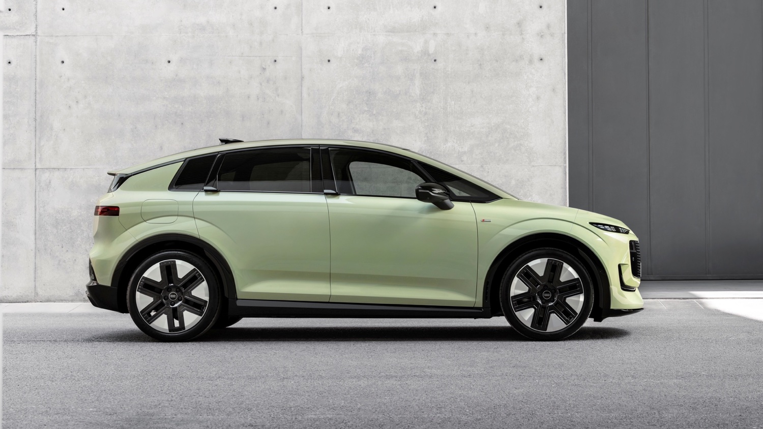 audi a2 e-tron 2027 dimensioni
