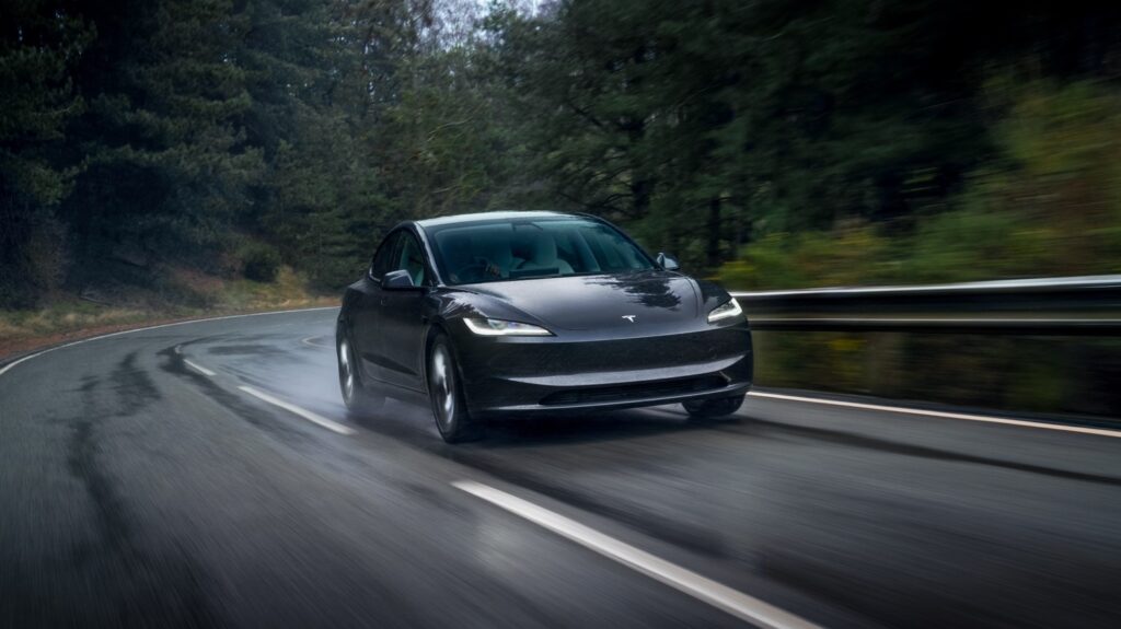 tesla model 3 2025 più autonomia