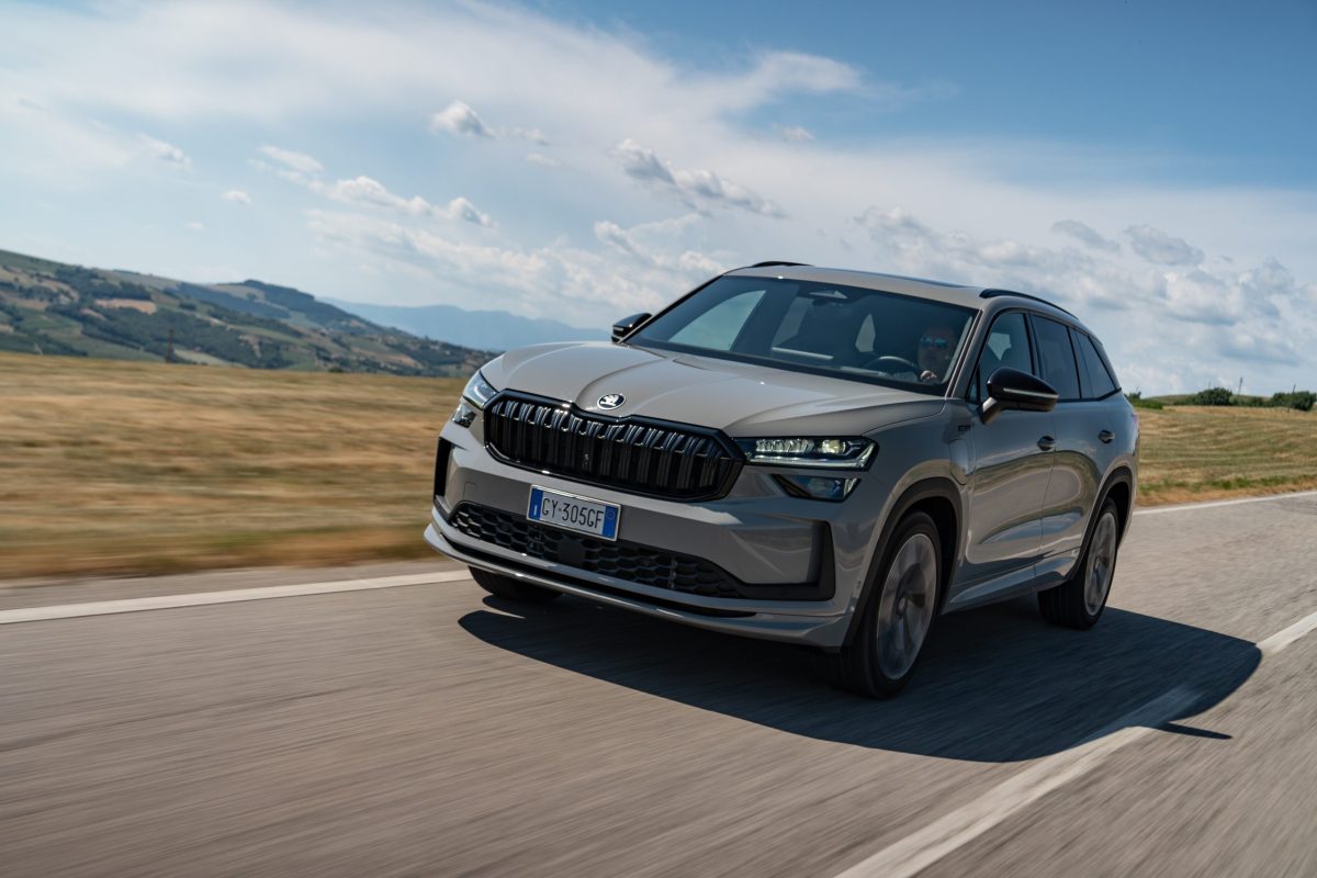 Skoda Kodiaq iV: la plug-in da 124 km in elettrico con tanto spazio e comfort a bordo