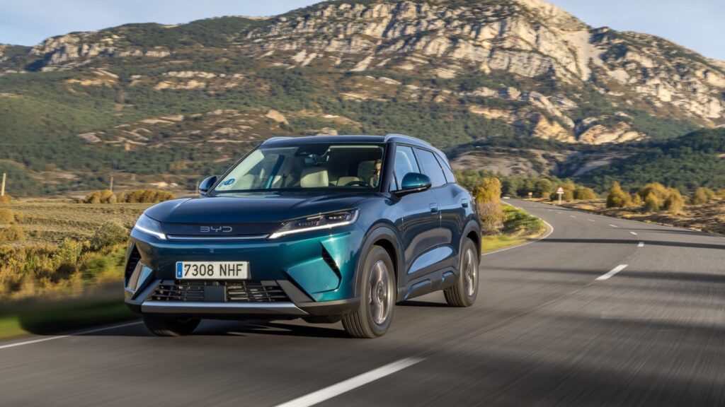 byd atto 2 dm-i ibrida plug-in
