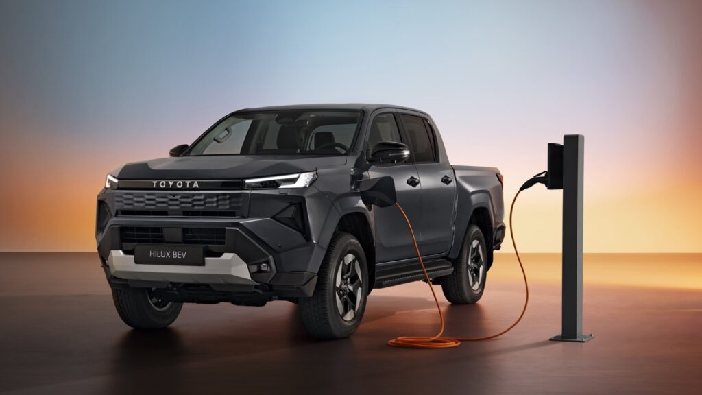 nuovo toyota hilux 2026 elettrico