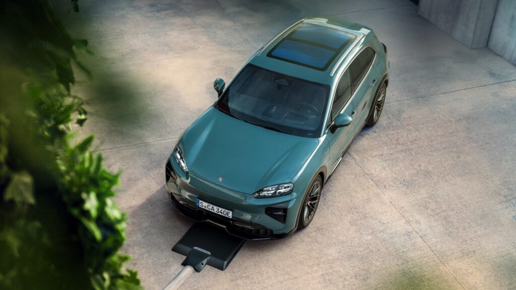 porsche cayenne electric ricarica wireless
