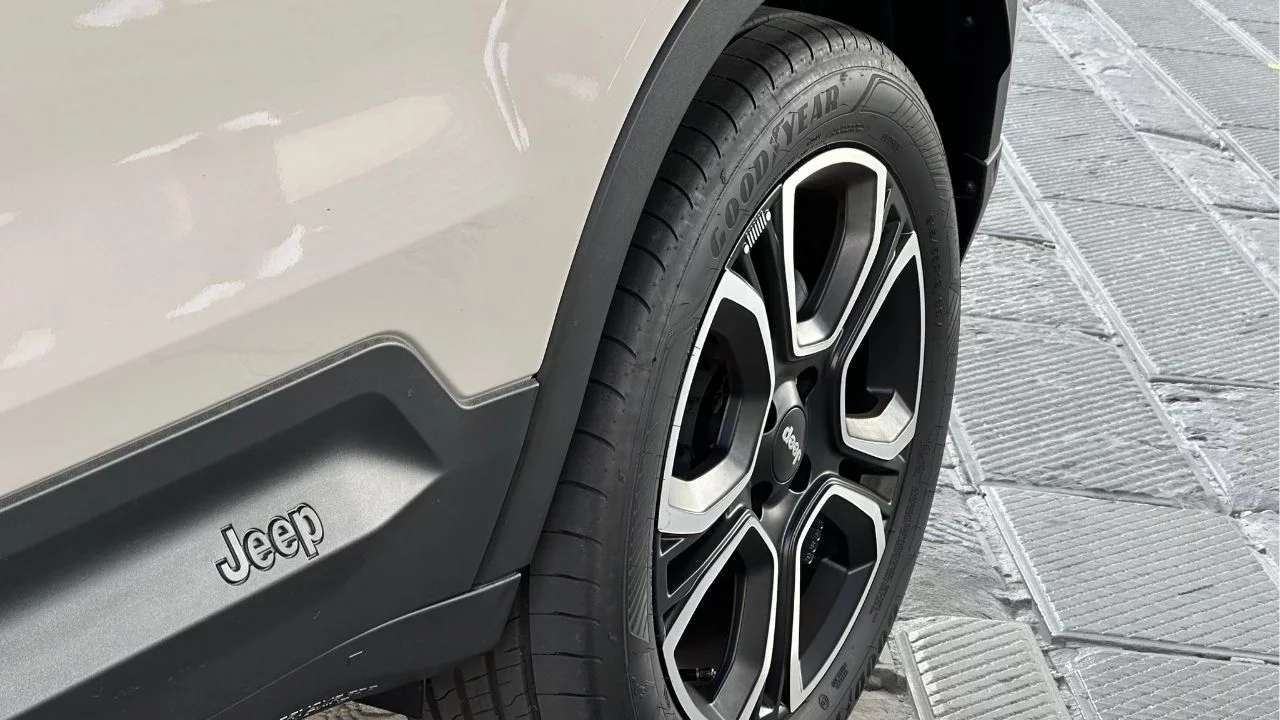 fm-td-jeep-avenger-e-hybrid-8.jpg