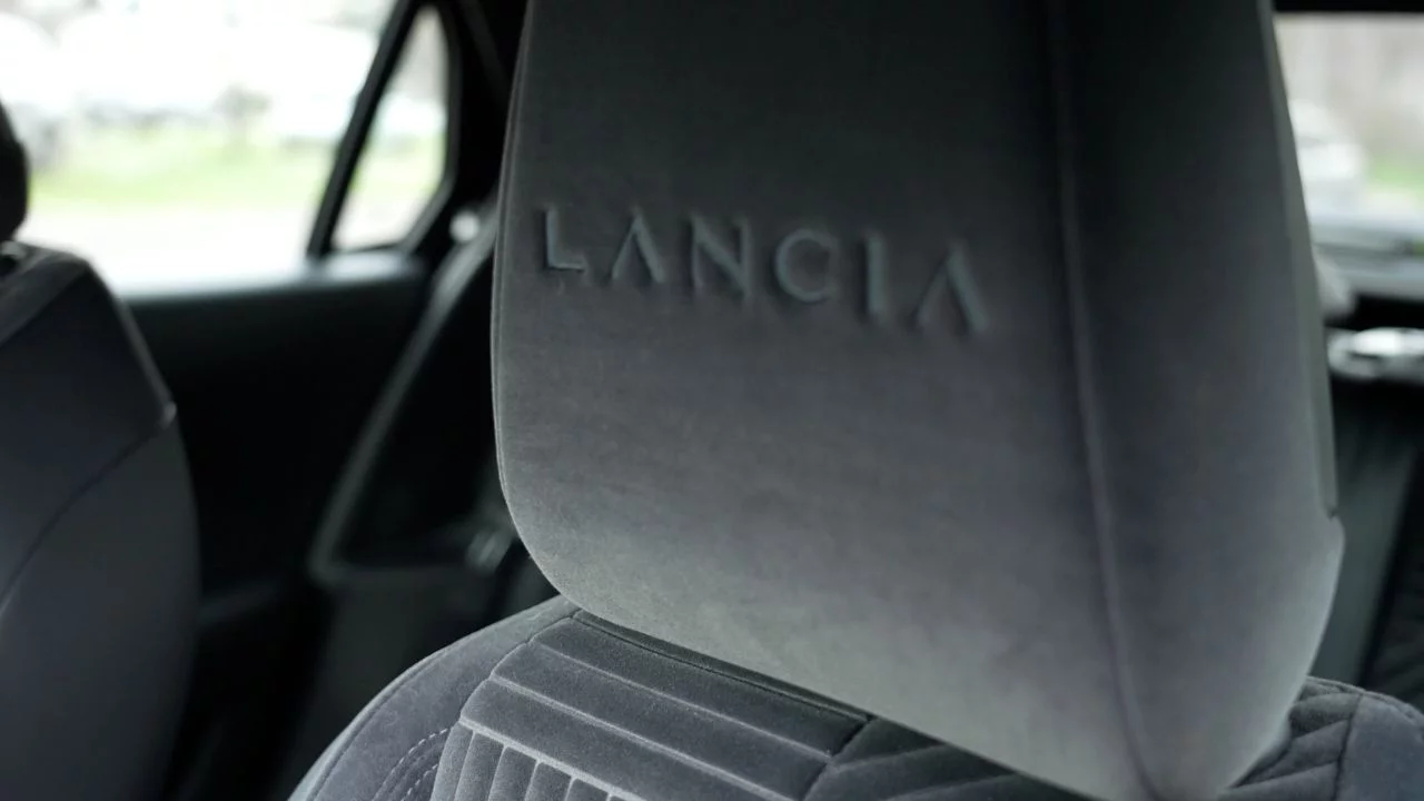 ps-lancia-ypsilon-6.jpg