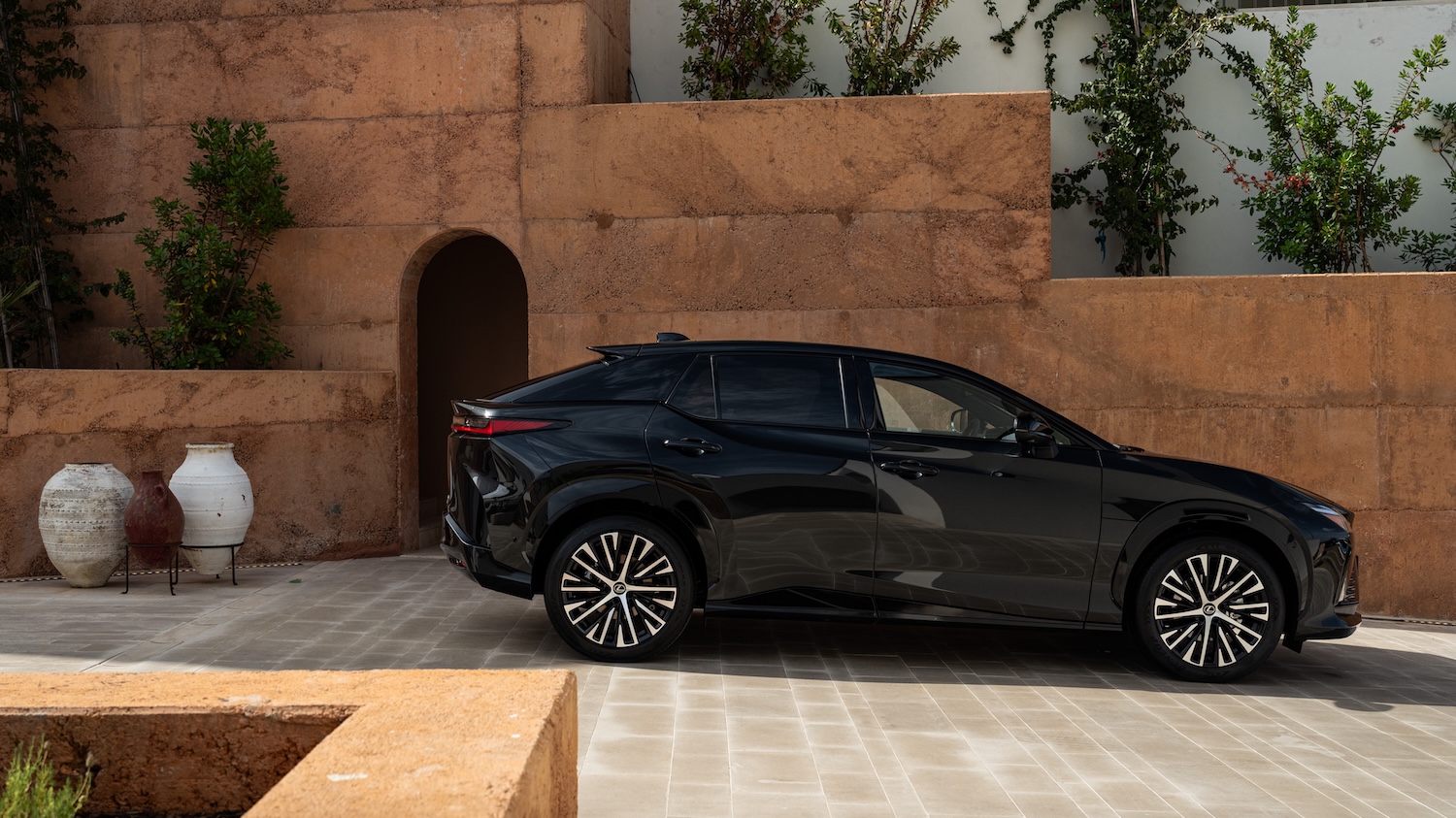 versioni e prezzi a noleggio lexus rz 2026