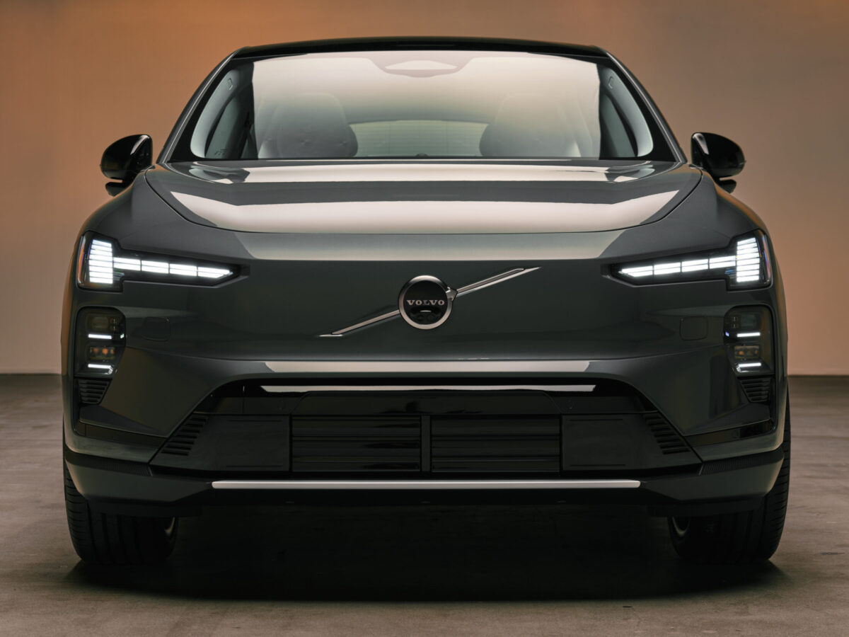 VOLVO EX60