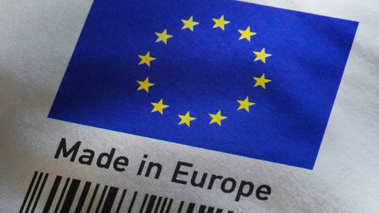 L’Ue rinuncia al “made in Europe”: pacchetto automotive in stallo