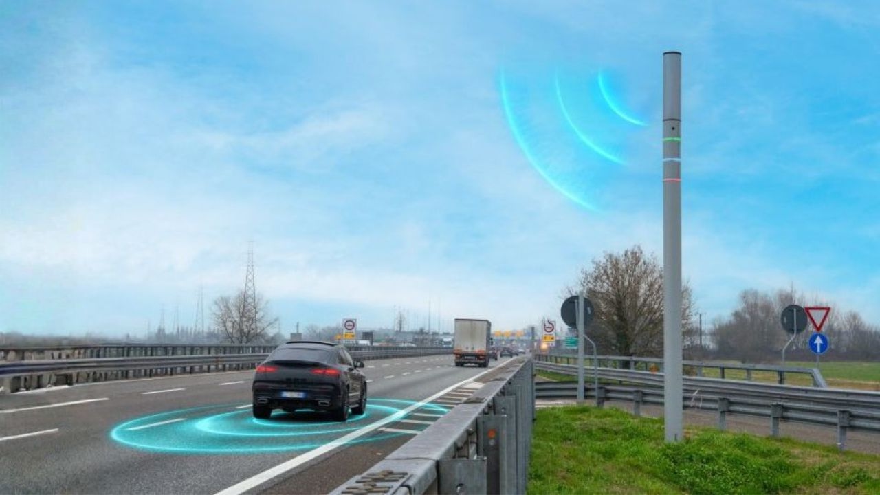 Sai cosa sono quei “pali luminosi” che hanno installato in autostrada?