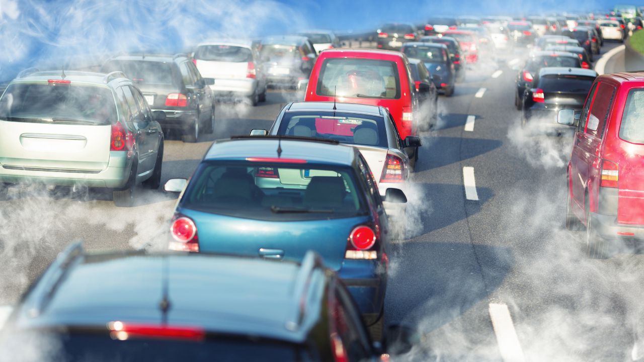 L’inquinamento auto diminuisce in tutta Italia, tranne al Sud