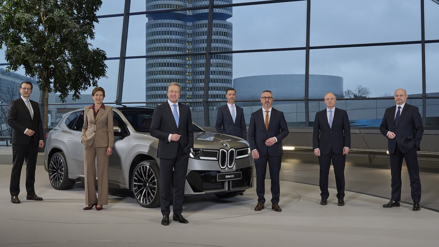 BMW centra il target CO2 e critica le politiche dell’Europa sull’auto
