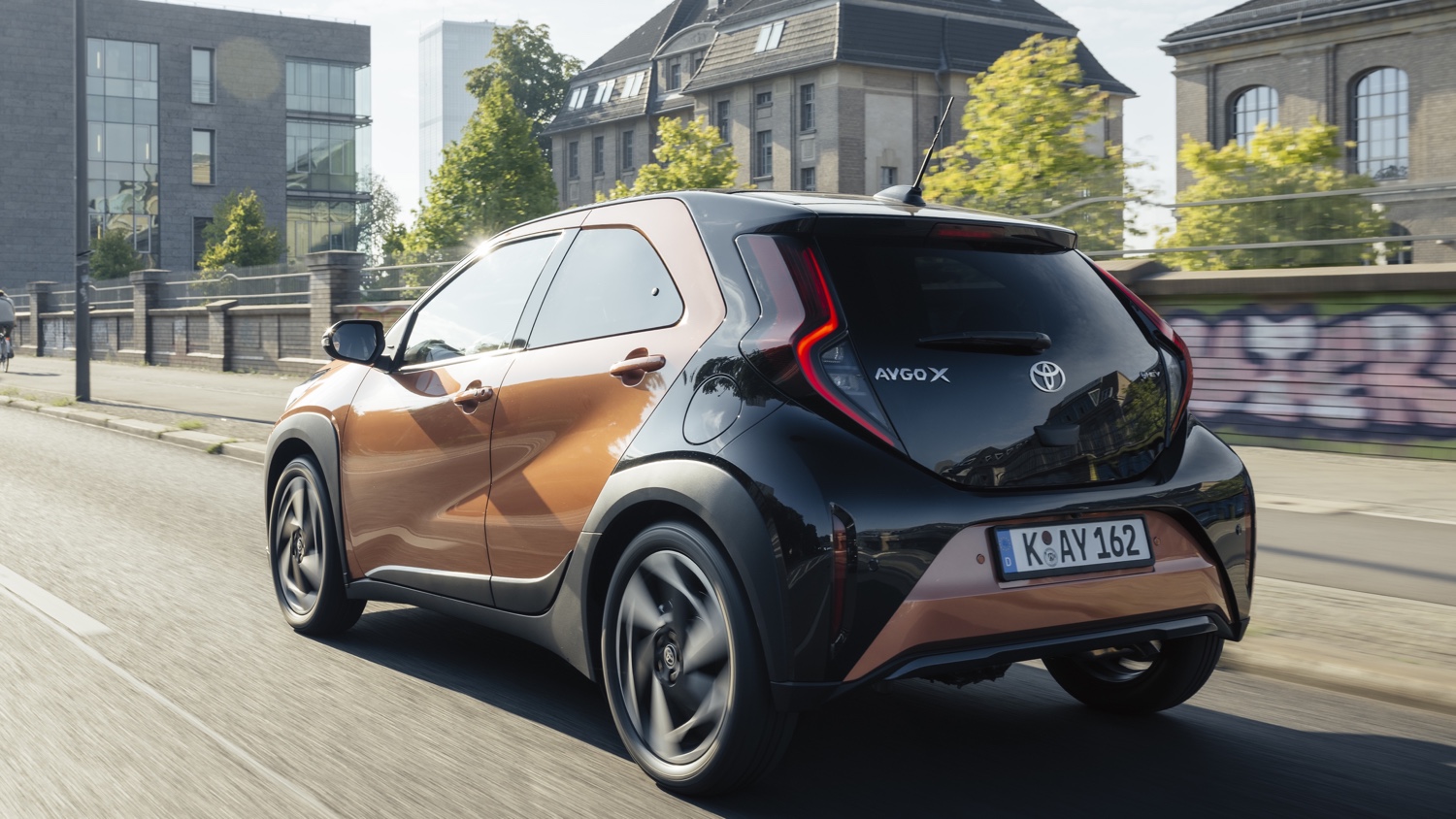 toyota aygo x hybrid consumi