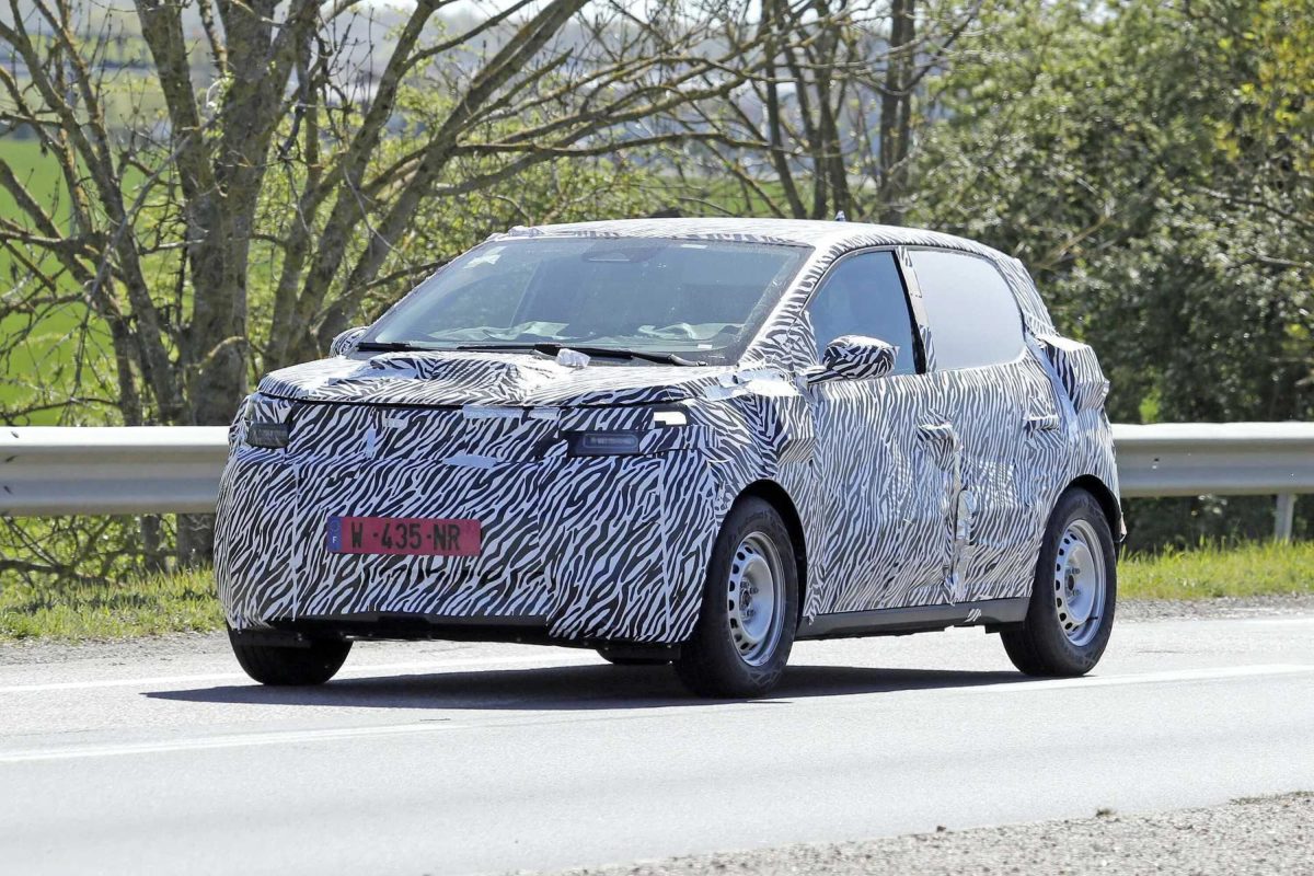 Dacia Evader: spuntano le foto spia dell’attesissima elettrica compatta e low cost