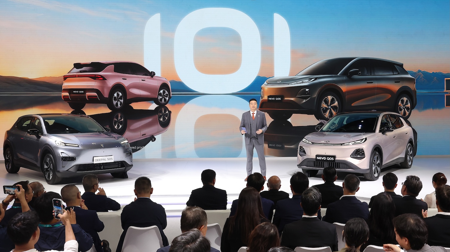 Pazza idea, i cinesi provano a sfidare Toyota sull&rsquo;ibrido