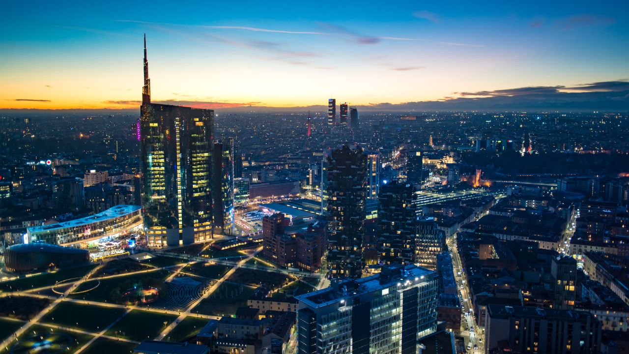 Milano ZTL Isola: rinviate le multe con telecamere, solo i vigili urbani potranno sanzionare i trasgressori