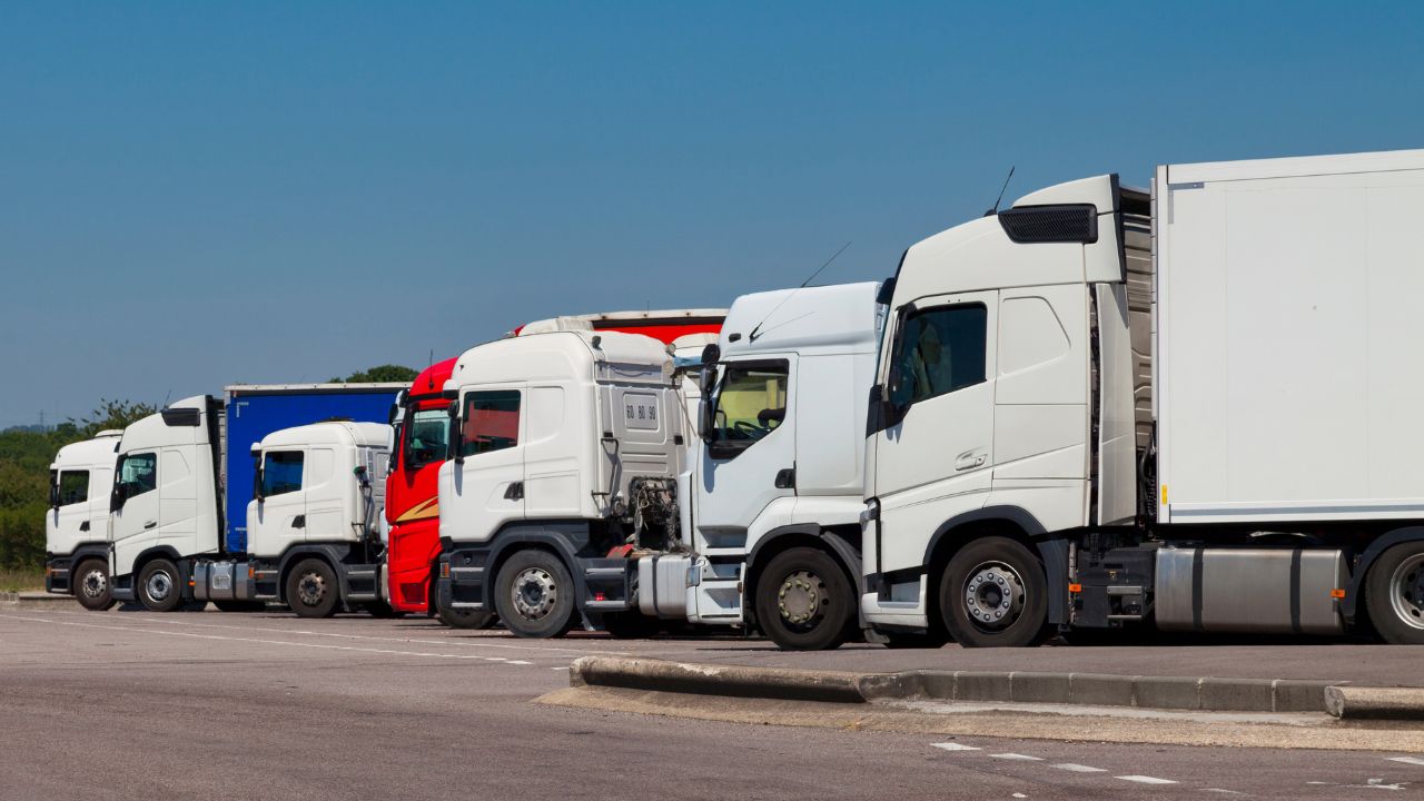Sciopero autotrasportatori dal 25 al 29 maggio: le richieste per fermare il blocco dei tir