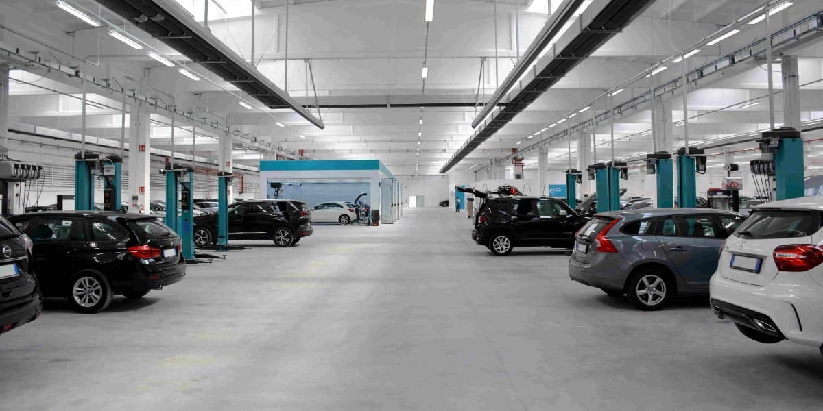 L’auto diventa un lusso, ma resta indispensabile: così cresce il peso dell’usato ricondizionato