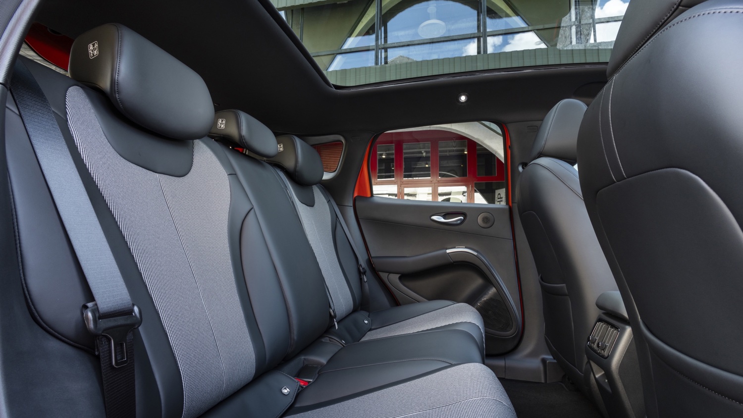 byd dolphin g ibrida 5 posti