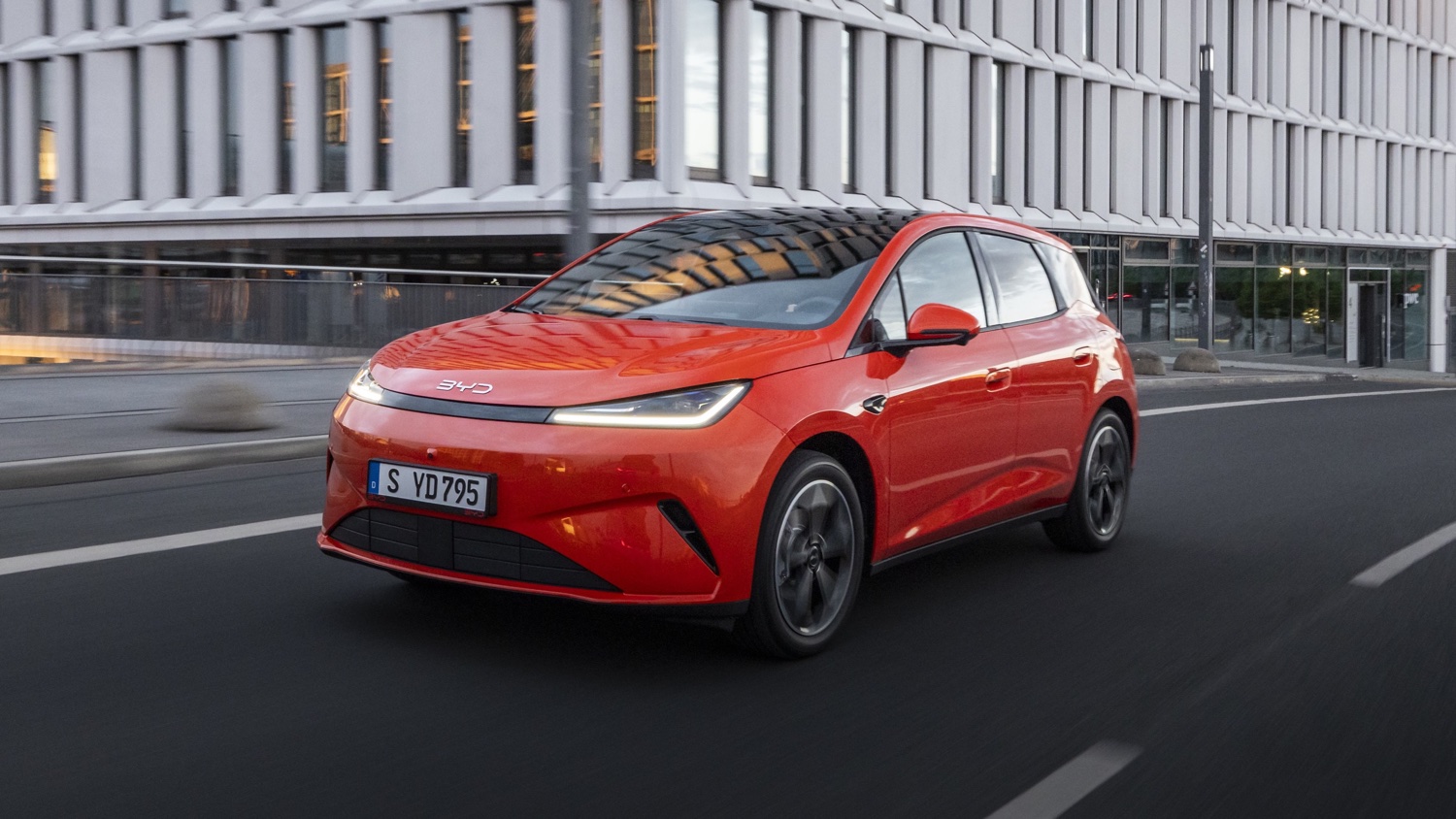 byd dolphin g ibrida autonomia