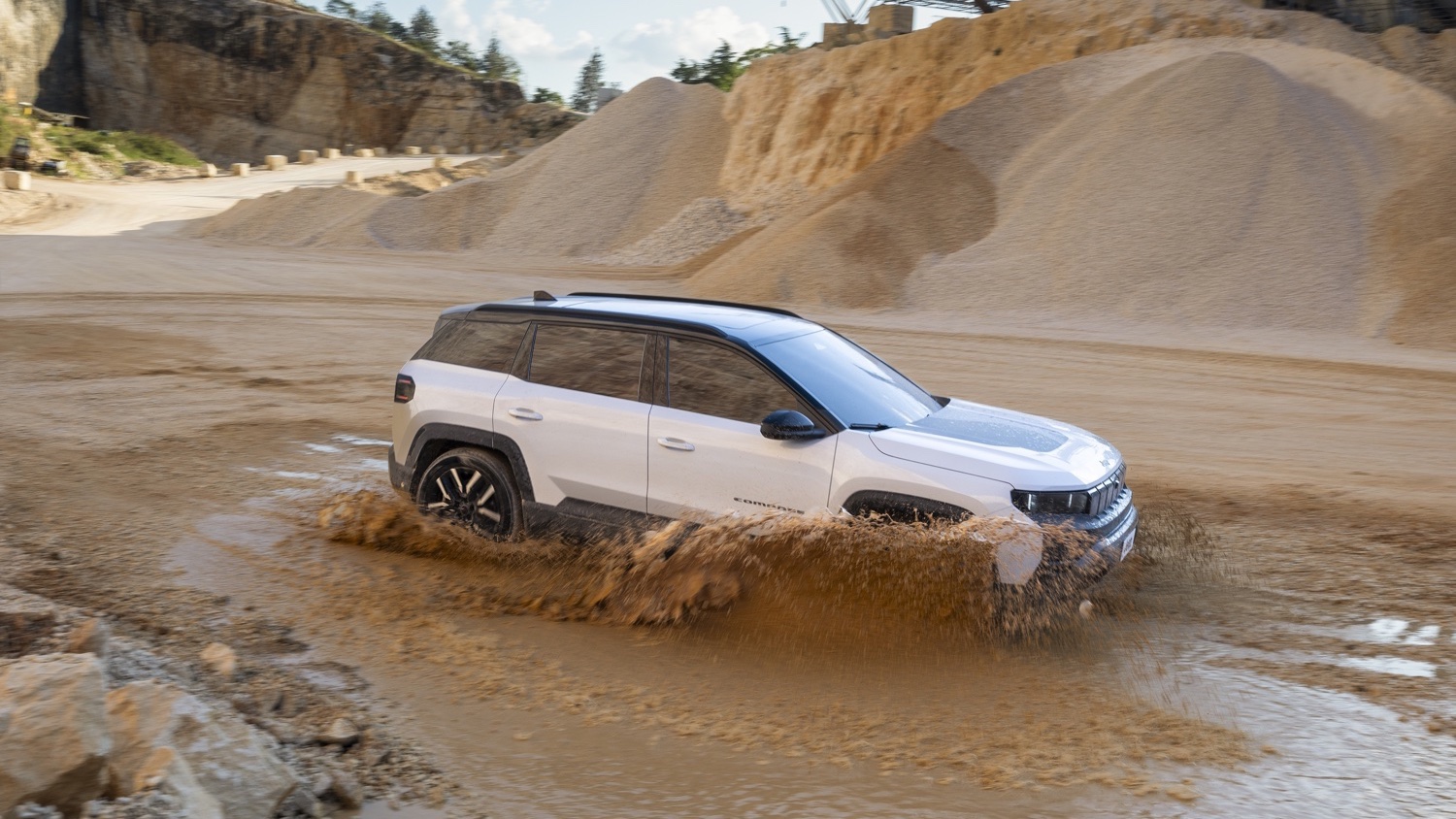jeep compass 4xe 2026 fuoristrada