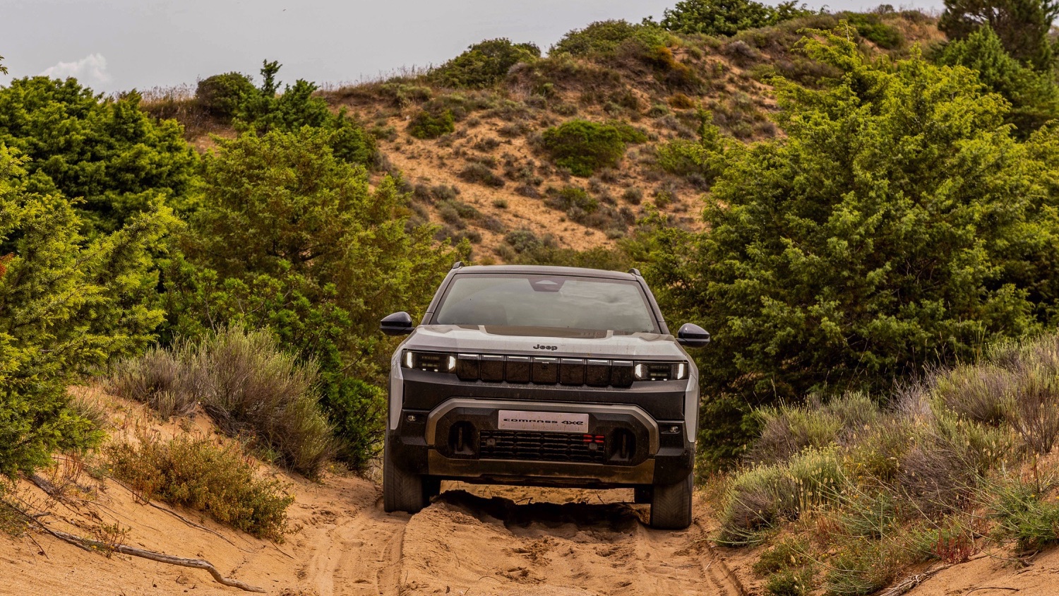 jeep compass 4xe 2026 trazione