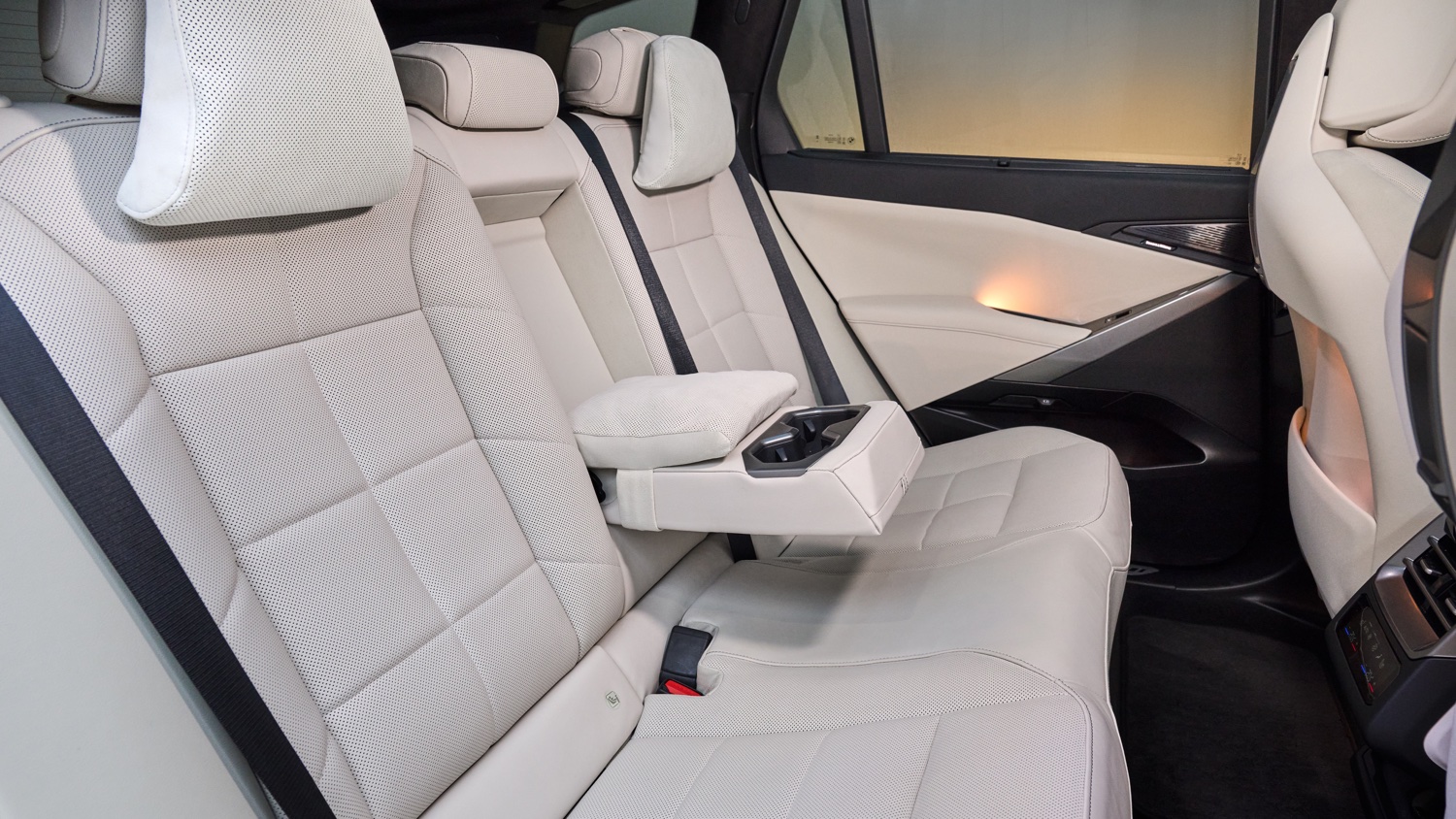 nuova bmw x5 2027 5 posti