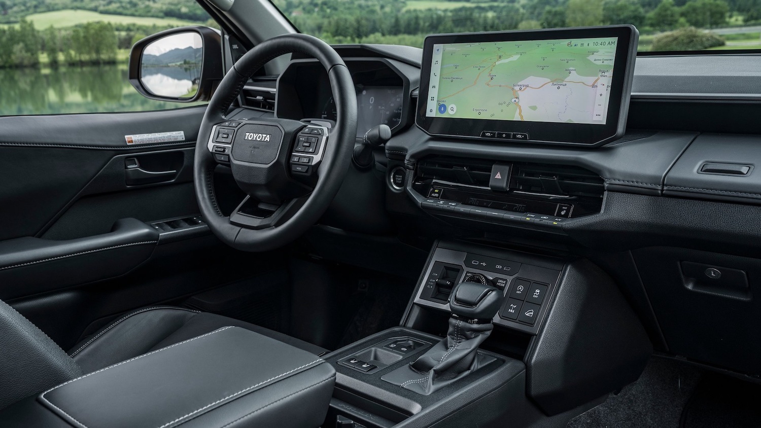 toyota hilux 2026 interni e infotainment