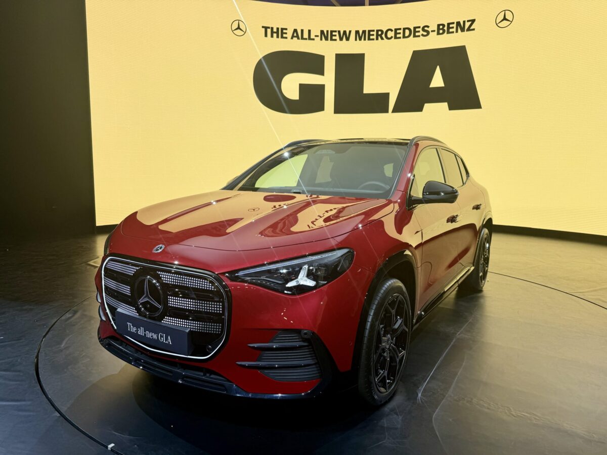Nuova Mercedes GLA 2026: la rivoluzione del SUV compatto tra autonomia record e tecnologia MB.OS