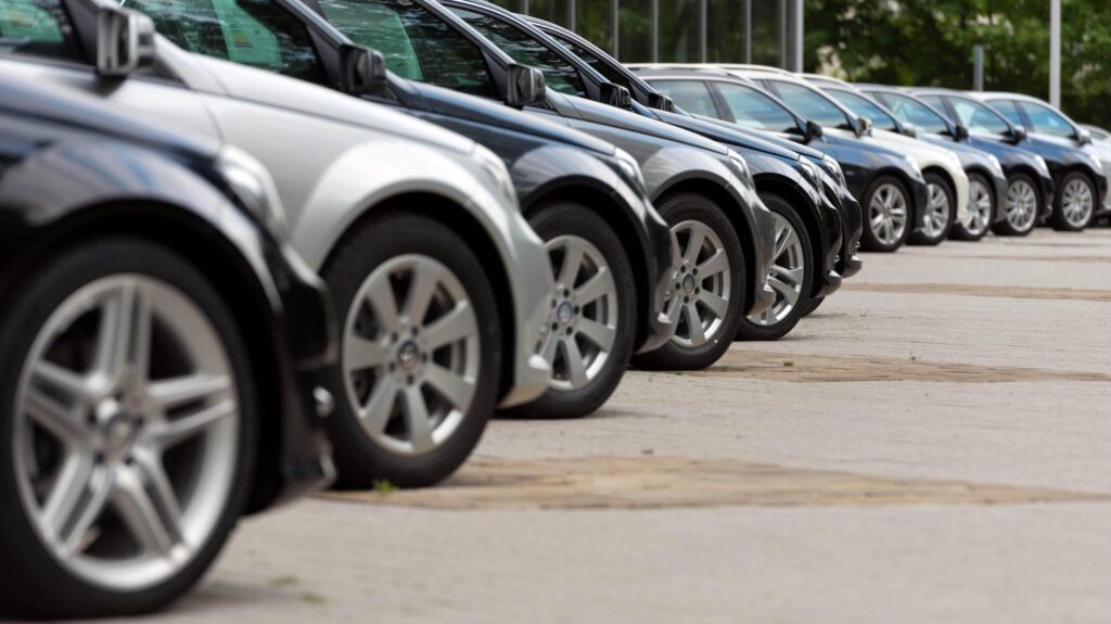versioni e motori di auto invenduti 2025 italia