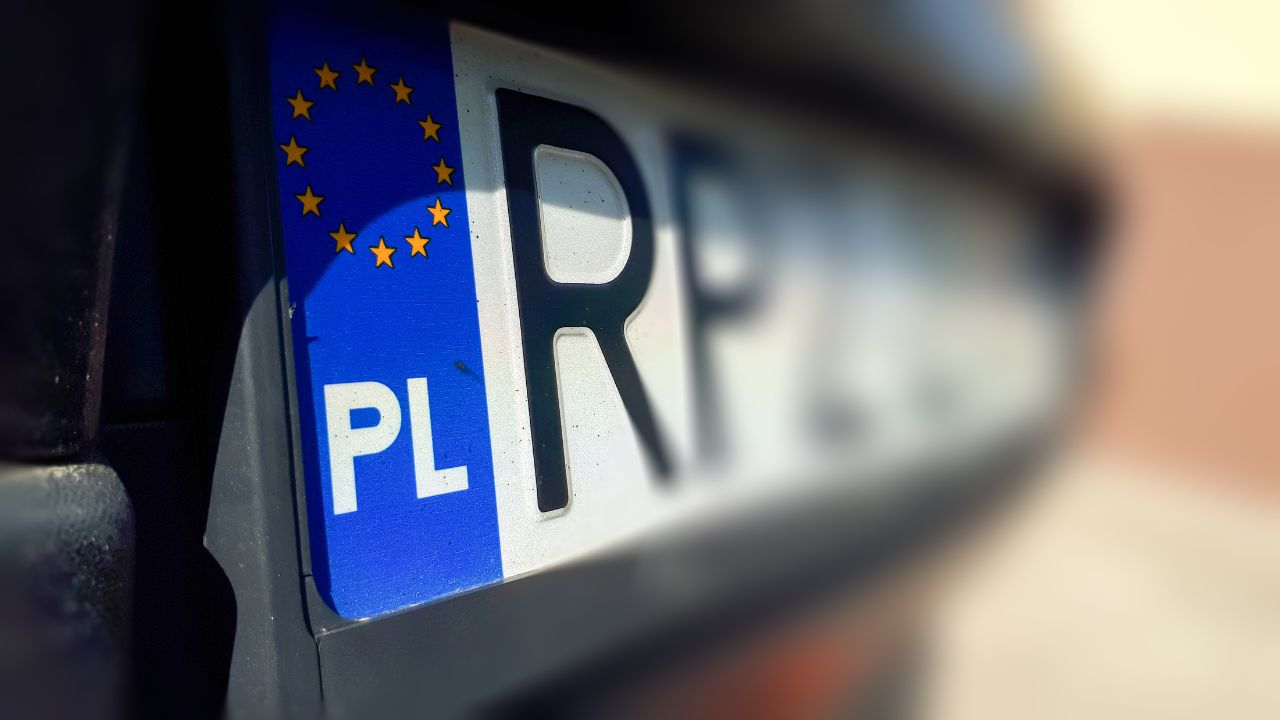 Addio al trucco delle targhe polacche? Ci saranno quelle bulgare o ceche