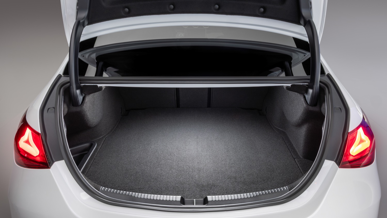 mercedes classe c 2026 restyling bagagliaio