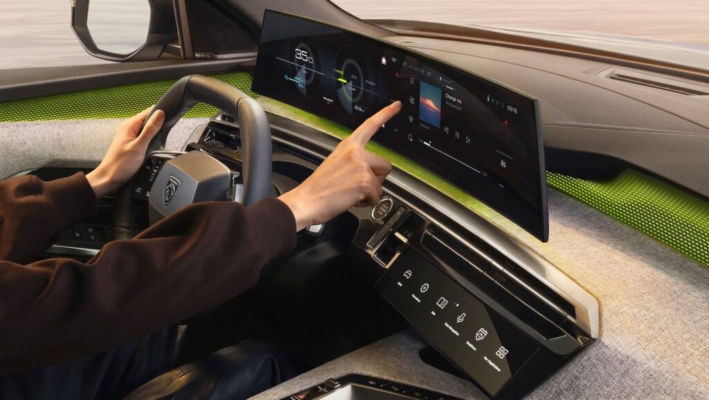 multa per distrazione al volante codice della strada 2026