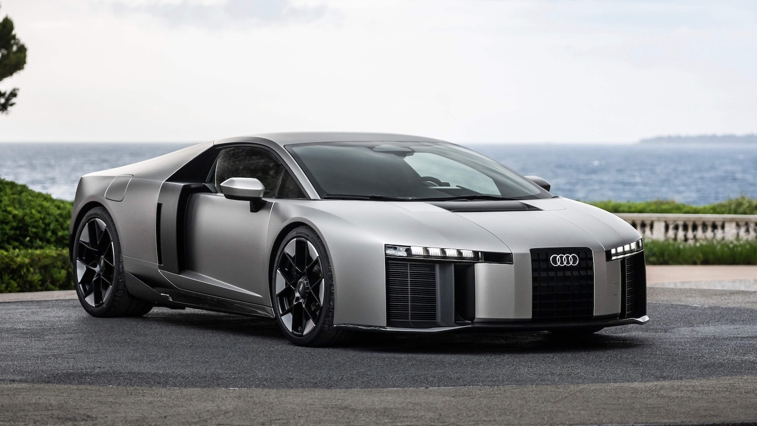 Audi l’ha capito: più spendo più voglio guidare un motore termico
