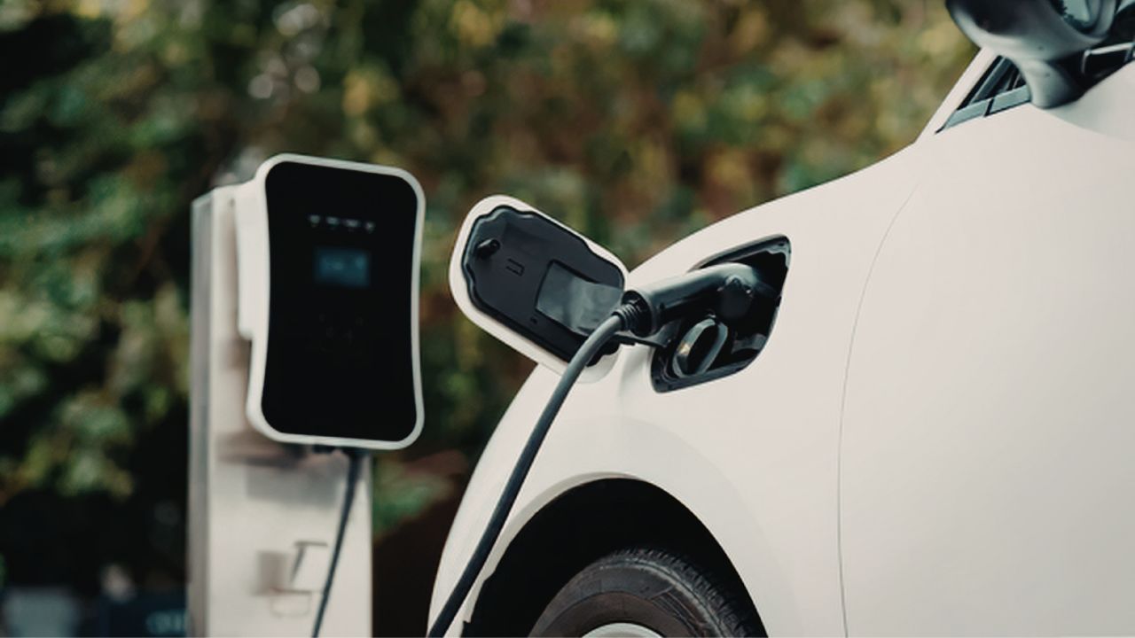 Solo il 7% degli automobilisti europei vuole un’auto elettrica