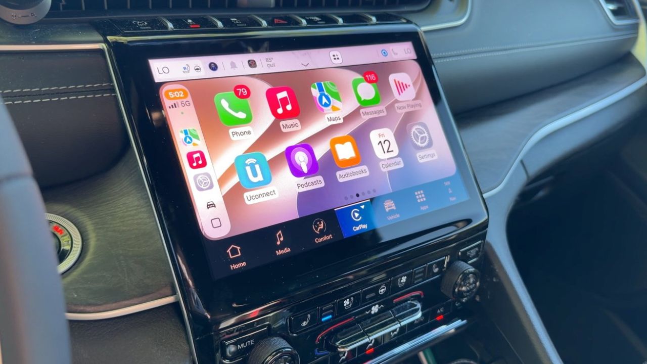 Apple Car Play cambia con l’arrivo dei nuovi iPhone: anche in auto si guarda la tv