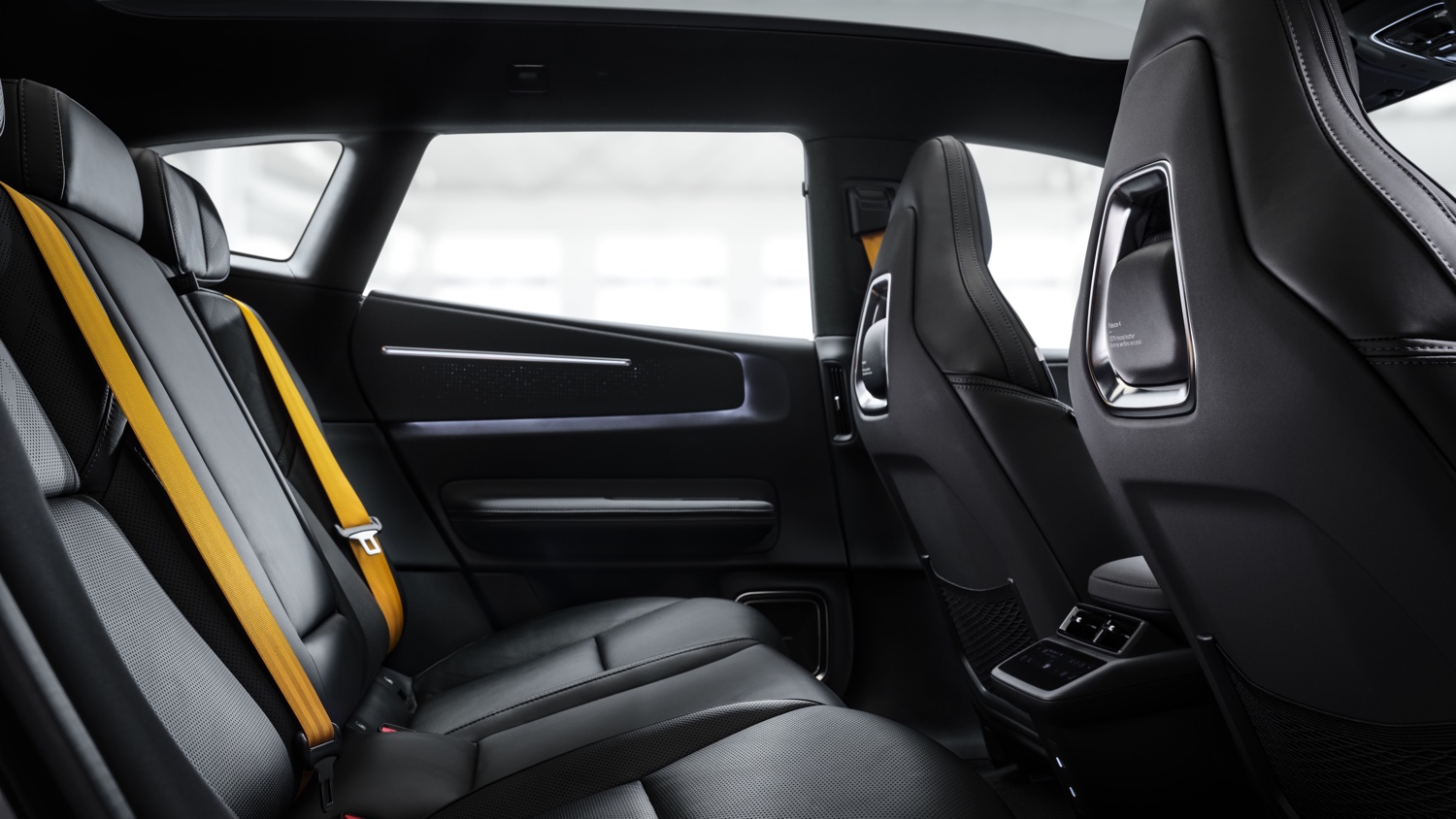 polestar 4 suv 5 posti sedili