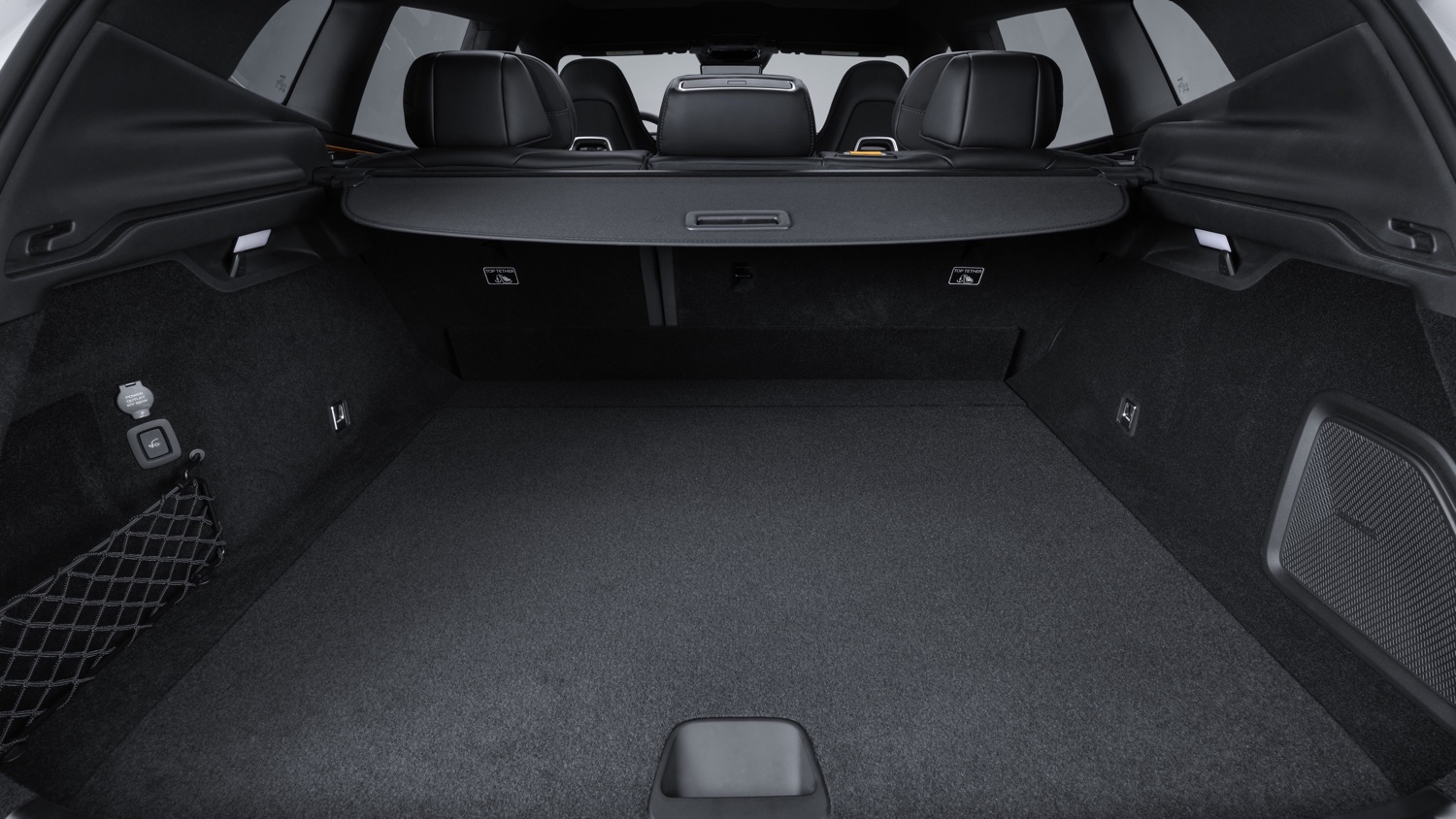 polestar 4 suv bagagliaio