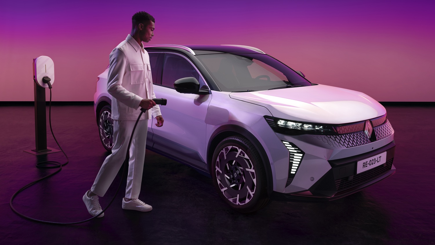 Renault scompagina il mercato C-suv: Scenic costa quasi 10.000 euro in meno