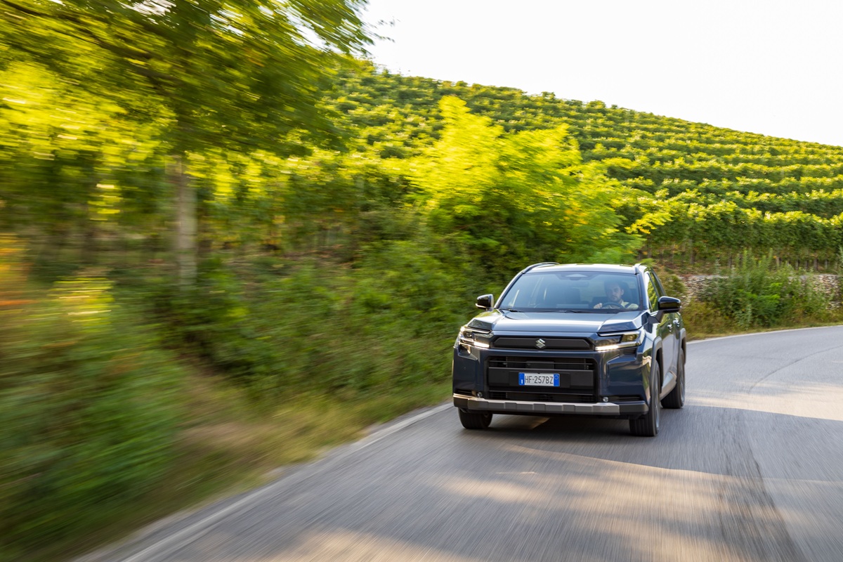 Primo Contatto Suzuki Across: con la 4X4 plug-in vai dappertutto