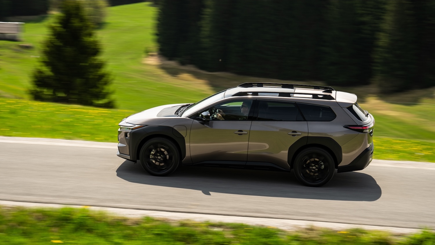 toyota bz4x touring dimensioni