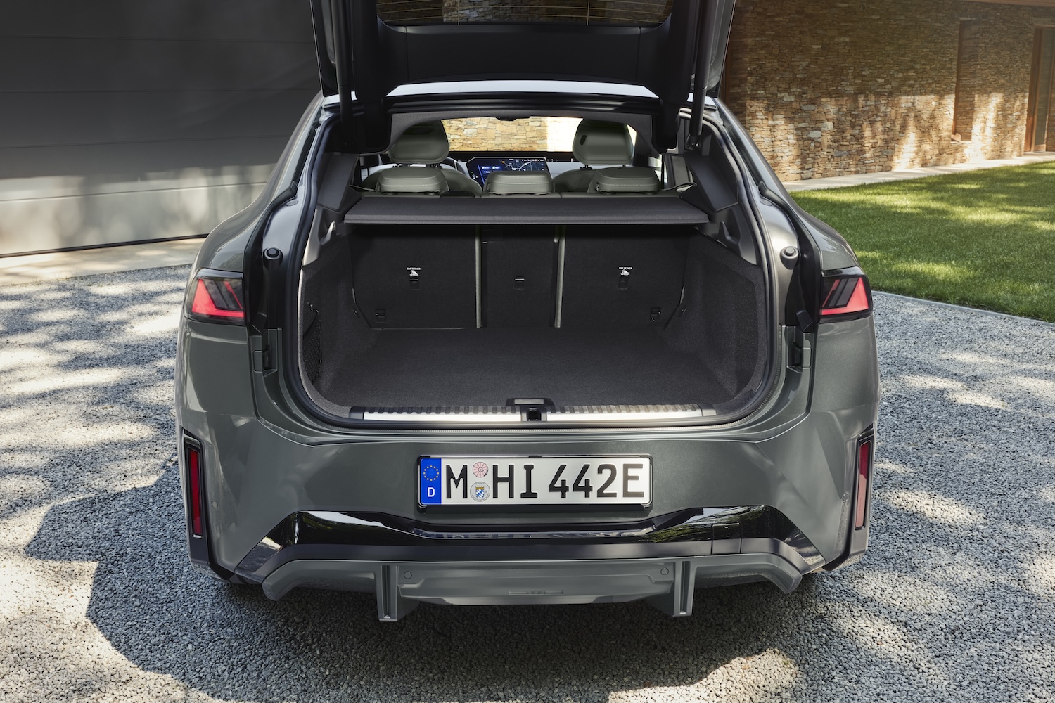 bmw ix4 bagagliaio