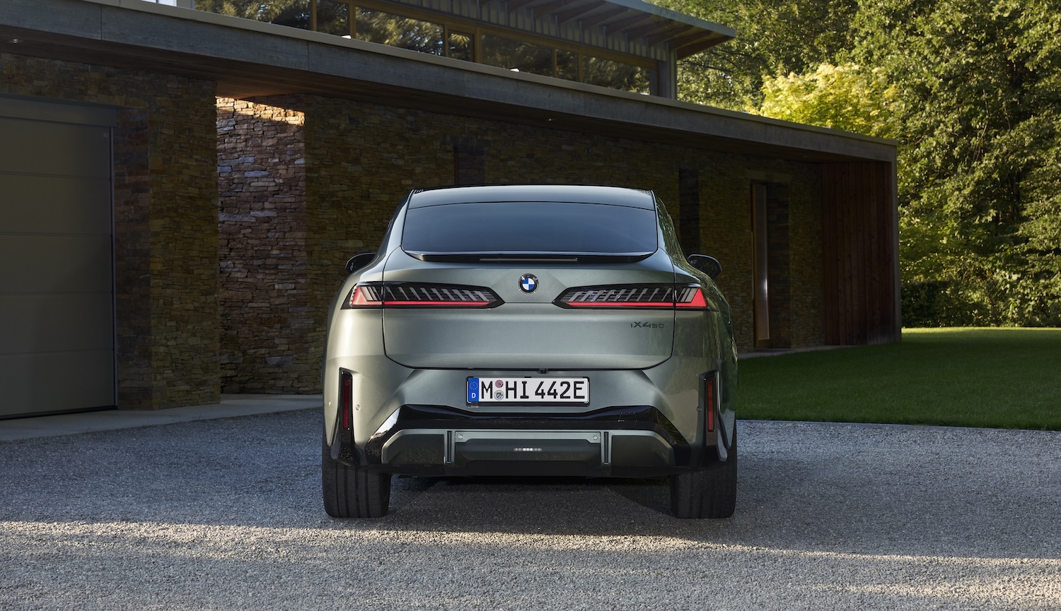 bmw ix4 elettrica autonomia