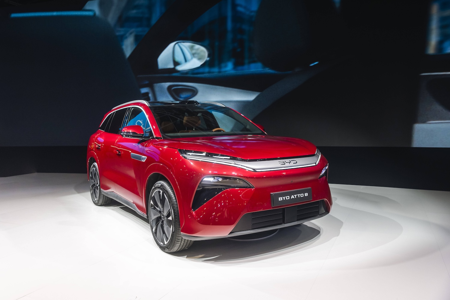 Byd al Salone di Parigi con Atto 8 e Shark, occhio alla novità Dolphin Surf