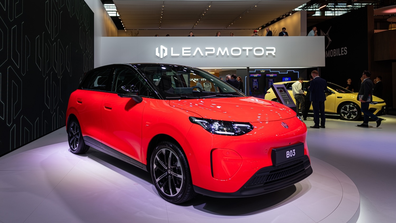 Leapmotor lavora con Stellantis alla E-Car e a Parigi svela B03: utilitaria per modo di dire