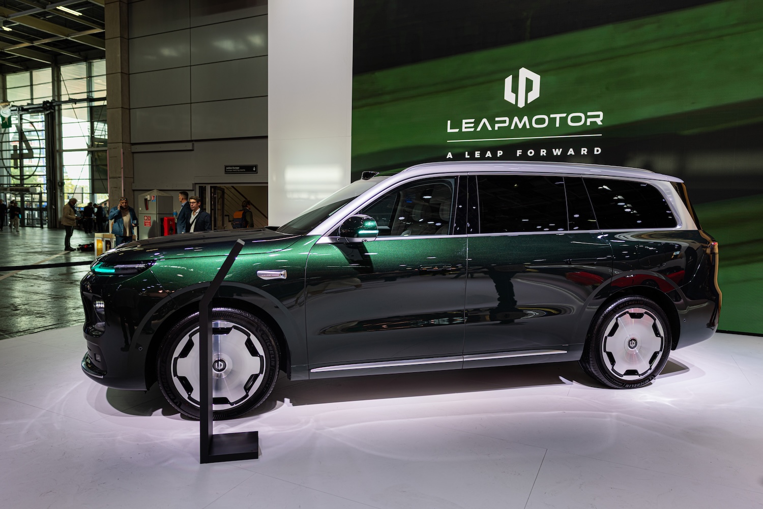 leapmotor d19 al salone di parigi 2026-2