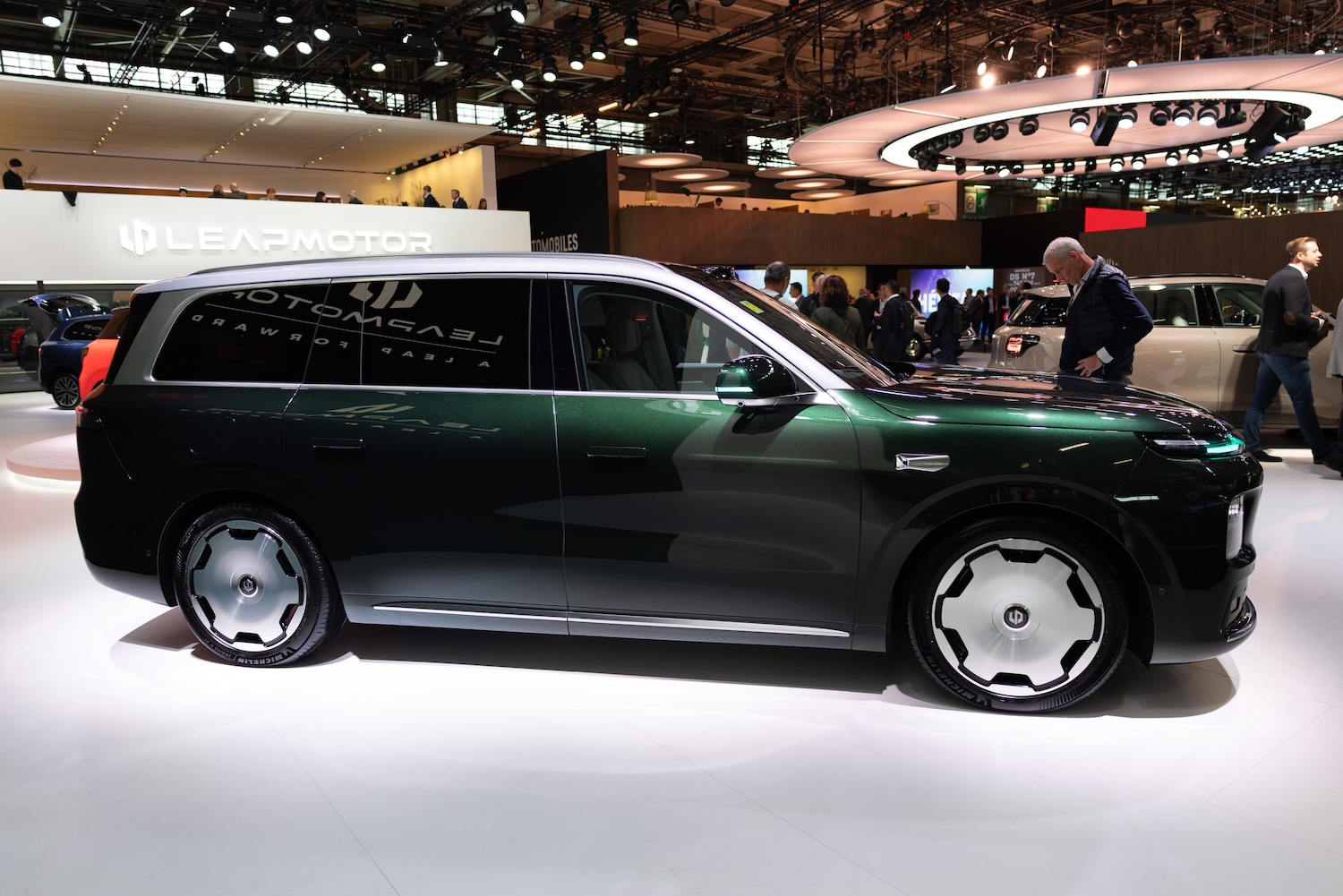leapmotor d19 al salone di parigi 2026-4