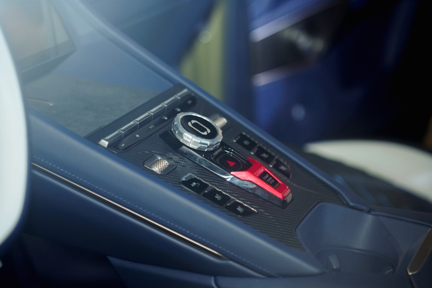 omoda x 2027 interni
