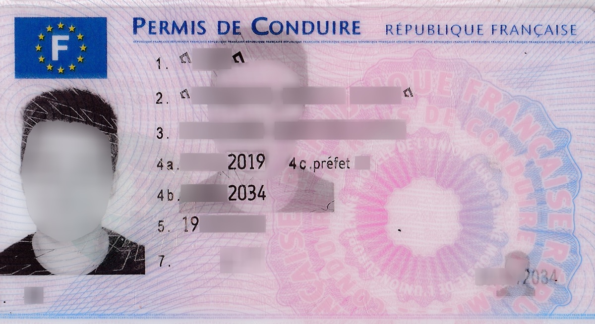 In Francia possono toglierti la patente anche quando non stai guidando