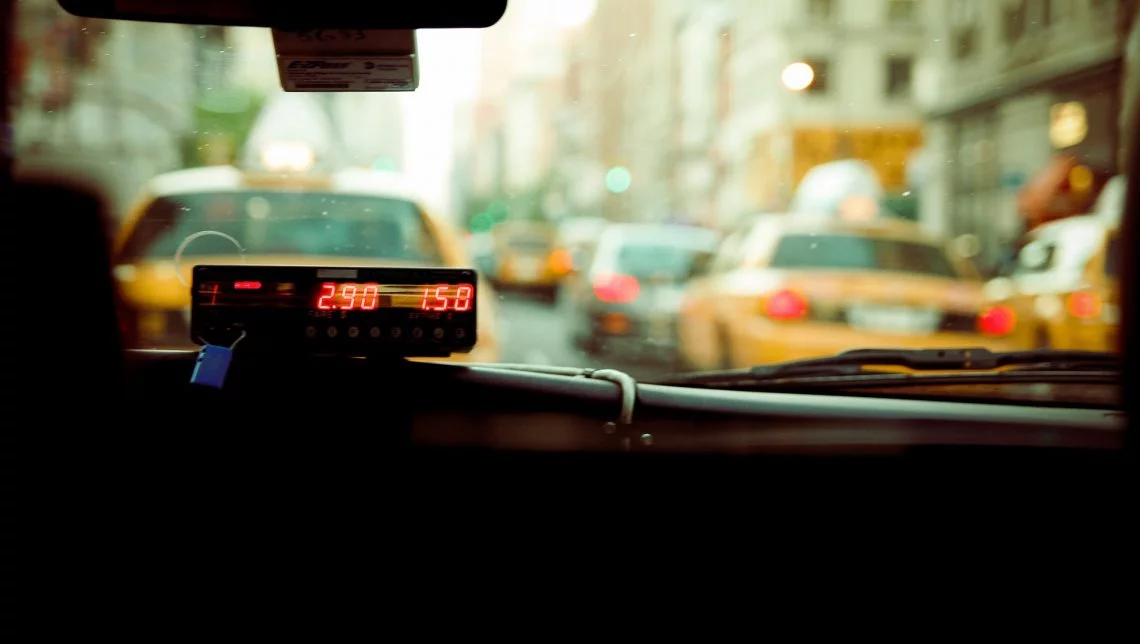 Quali sono le differenze normative tra Taxi, Noleggio con Conducente e Uber?